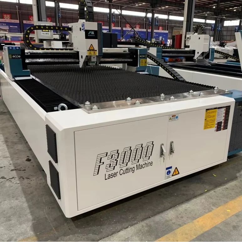 Fiber Metal Laser Cutting Machine PLC Core 1500W Industrial Equipment